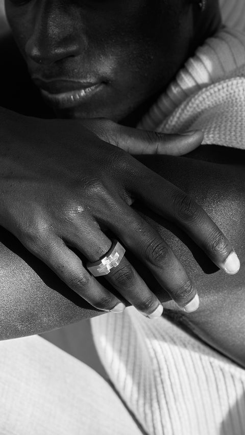 ELAT: Unisex Silver Ring on Model Momar